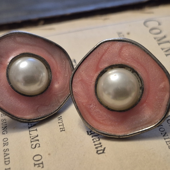 Elegant Pink and Silver Pearl Earrings - Picture 5 of 6